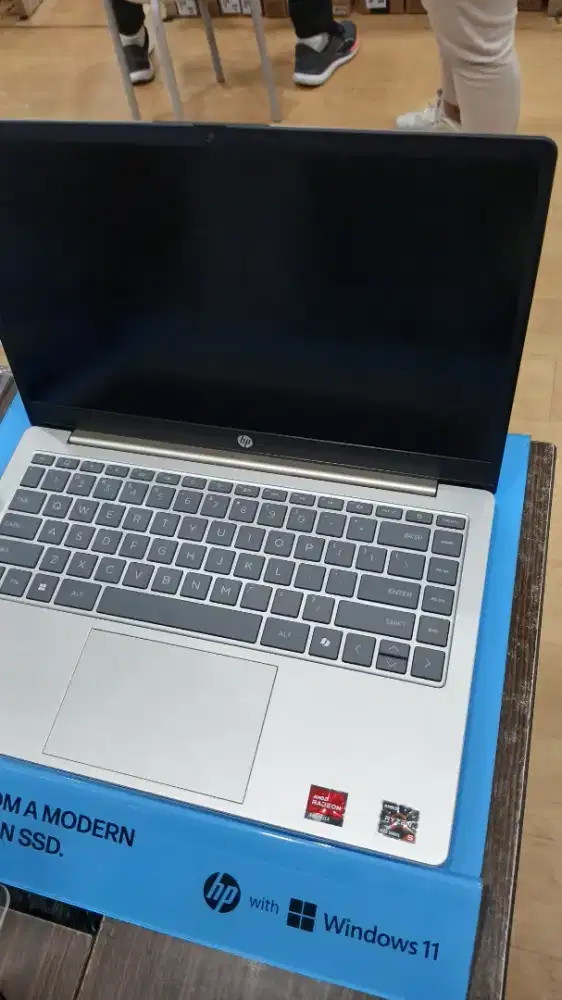 HP 14 EM0530AU AMD RYZEN 5 7320U