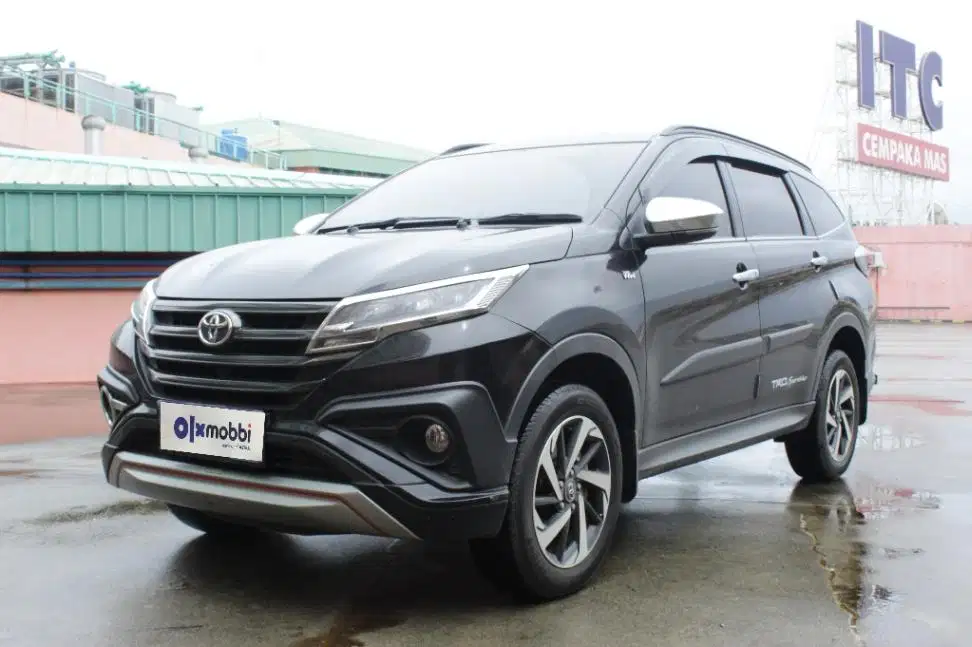 TDP 10JT, Toyota Rush 1.5 TRD Sportivo Bensin-AT Silver 2018