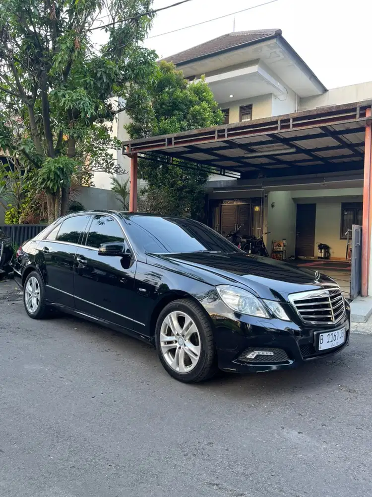 Mercedes-Benz E250 2009 Bensin