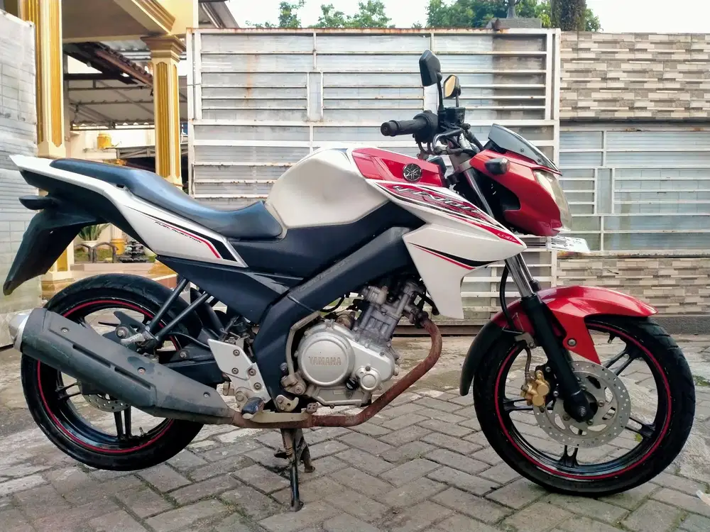 Yamaha Vixion lengkap motor sehat walafiat keterangan detail dibawah