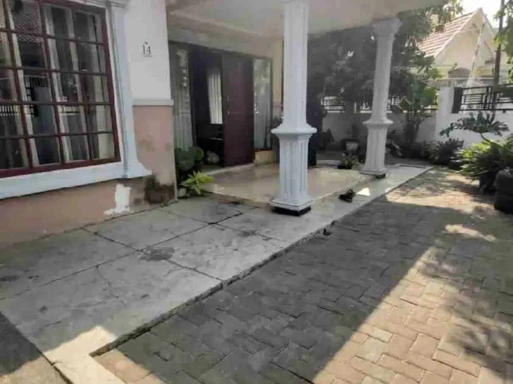 Dijual Murah Rumah Hook di Jl Cipunegara Surabaya Pusat