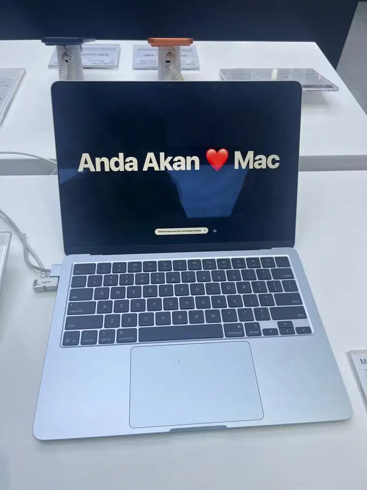MacBook Air 16/256 gb
