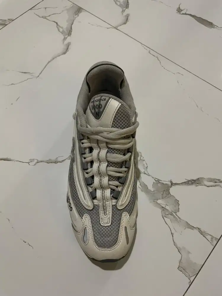 Sepatu NB 1000 grey white