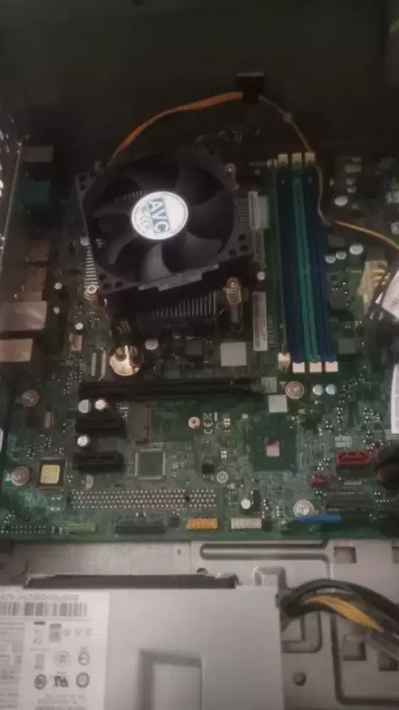 Lenovo thinkcenter M710 core i3 gen7 normal