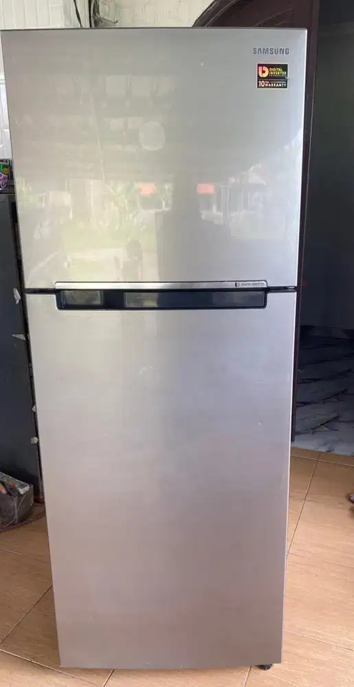 dijual kulkas merk Samsung. kulkas besar