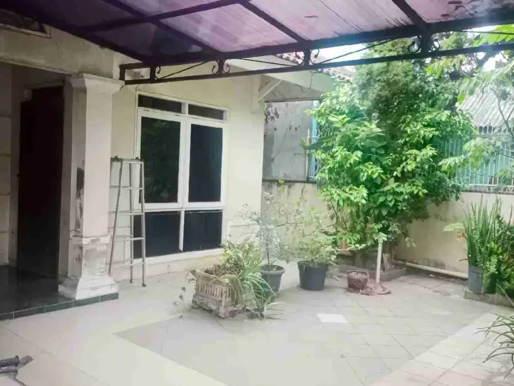 di jual rumah gading Serpong sektor 7a.lokasi sangat strategis