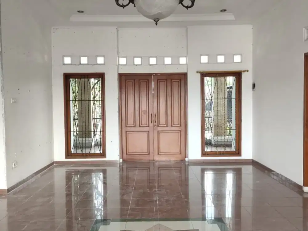 DISEWAKAN RUMAH DI KOMPLEK PERMATA INDAH HOLIS BANDUNG