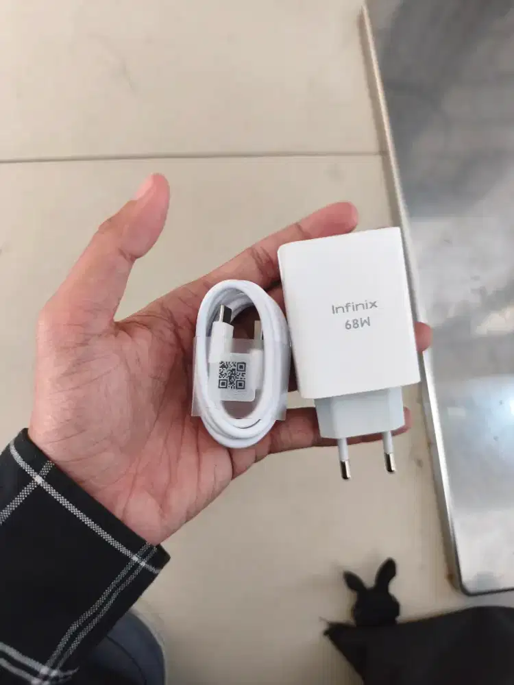 Charger bawaan Handphone Infinix