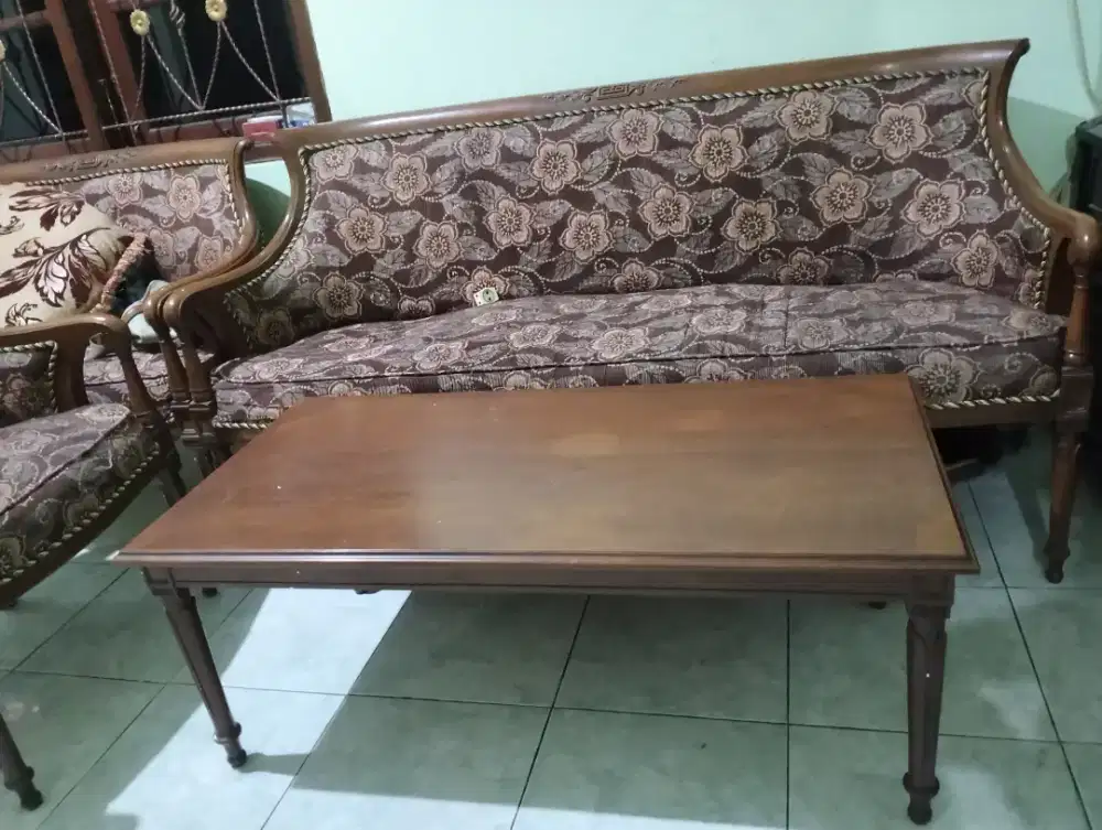 Kursi tamu kayu jati