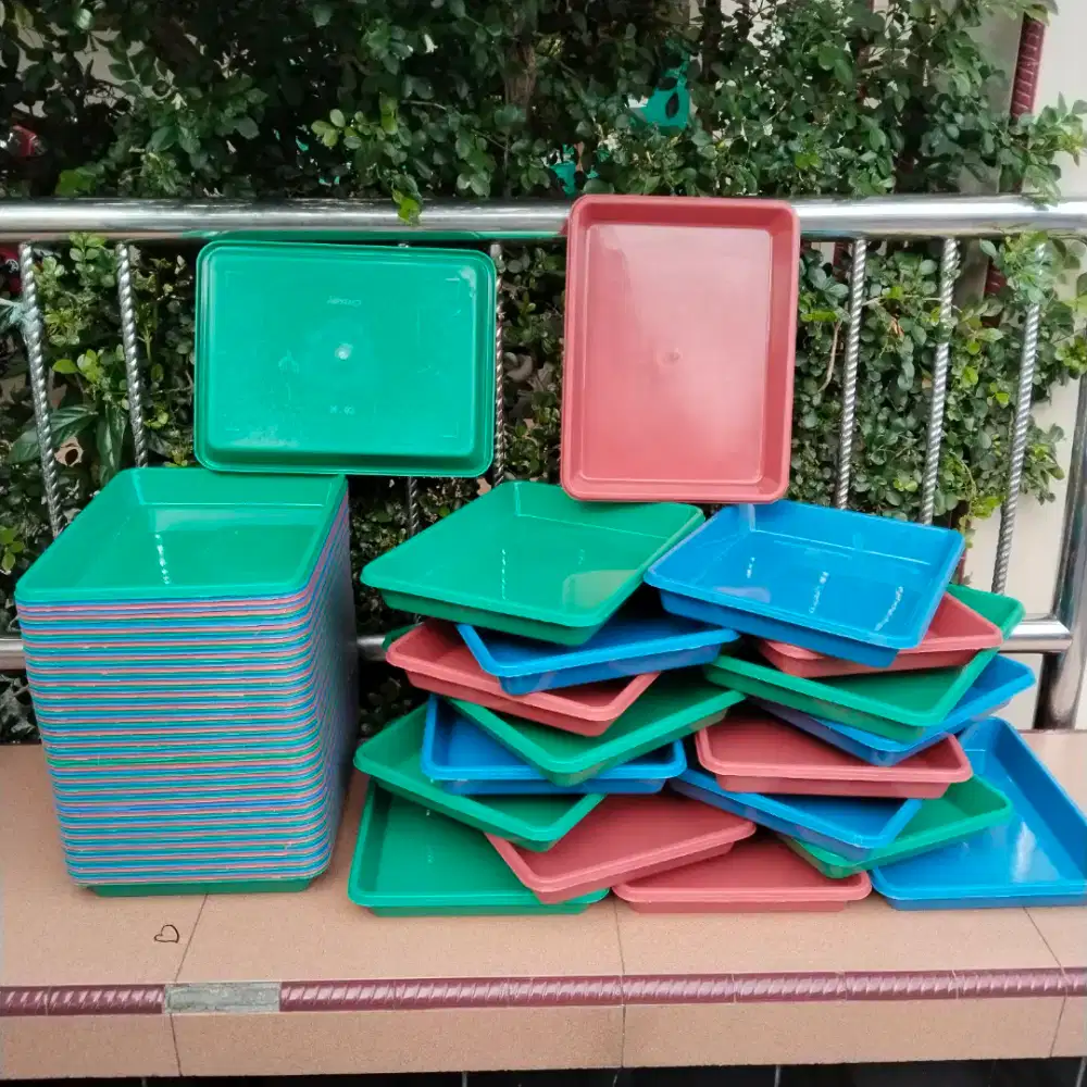 24 Pcs Nampan / Baki Plastik Persegi 32x25x4 Cm