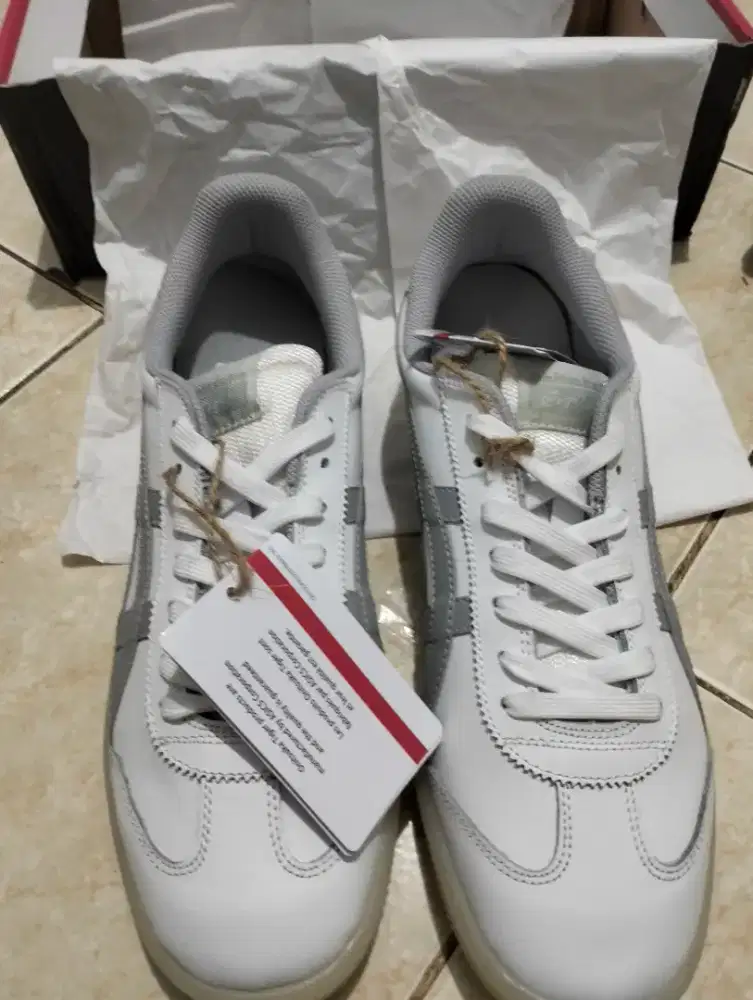 Onitsuka Tiger Tokuten White grey