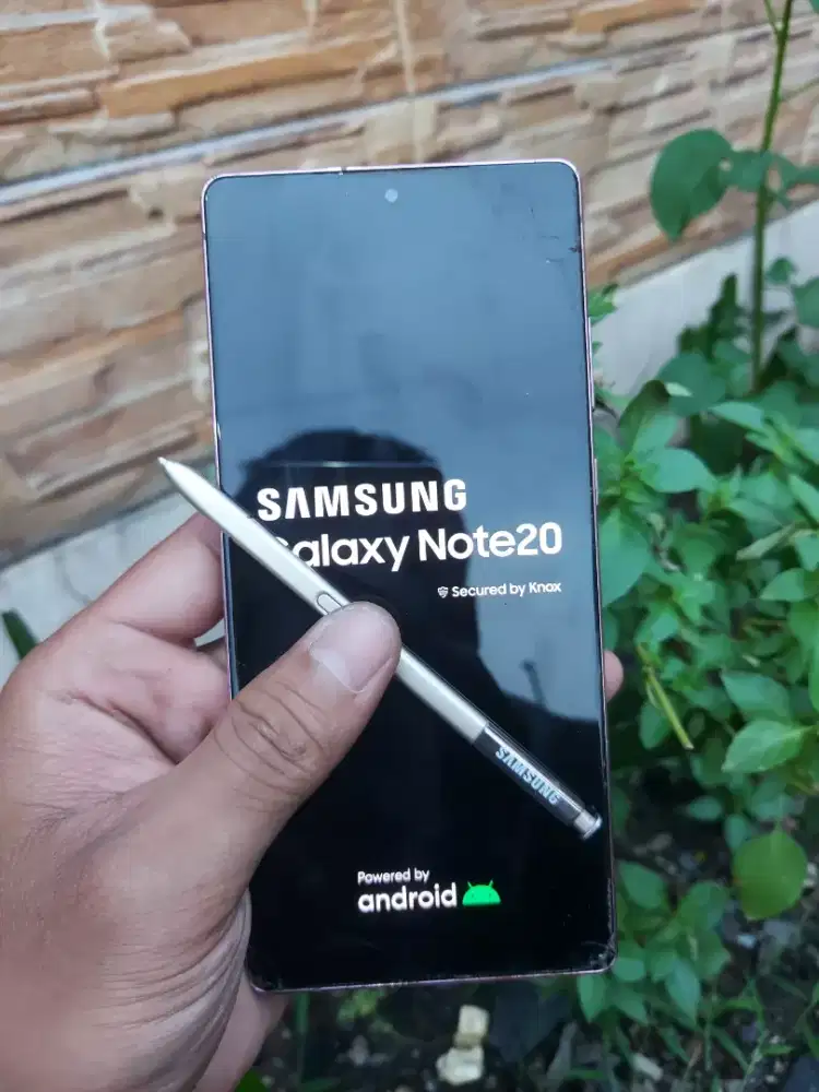 Samsung Note 20 ultra 
Ram 8/256