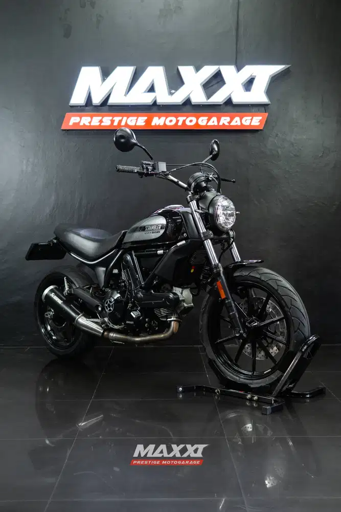 DUCATI SCRAMBLER 400 SIXTY2  TRIUMPH  ROYAL ENFIELD