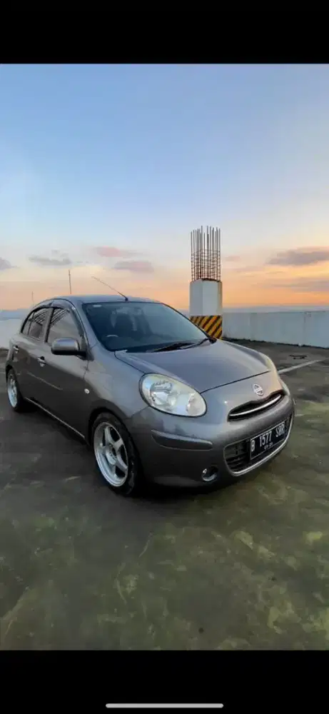 Nissan March AT 80 juta (Nego)