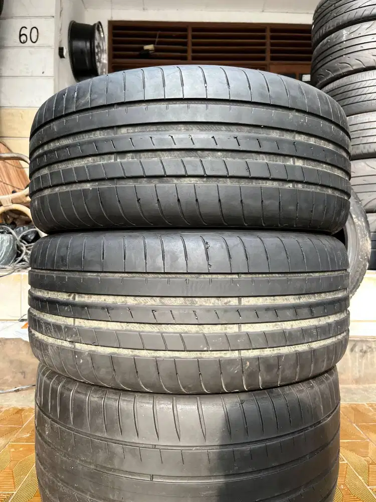 Ban Goodyear Eagle F1  245 45 r18  2Pcs