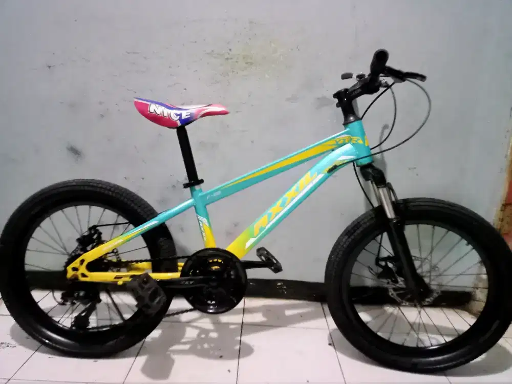 Dijual sepeda gunung MTB AXXIL ring 20 kondisi masih bgus keker normal