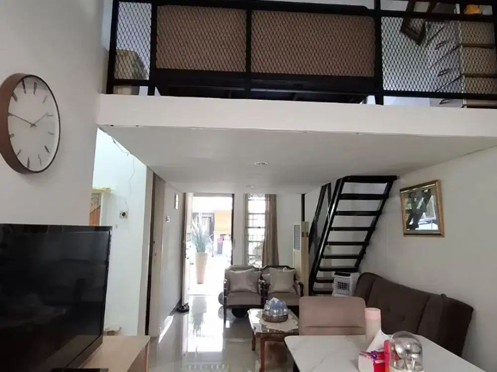 RUMAH BAGUS MURAH 1,5 LANTAI SIAPHUNI KOTA WISATA CIBUBUR JAKARTA TIMUR