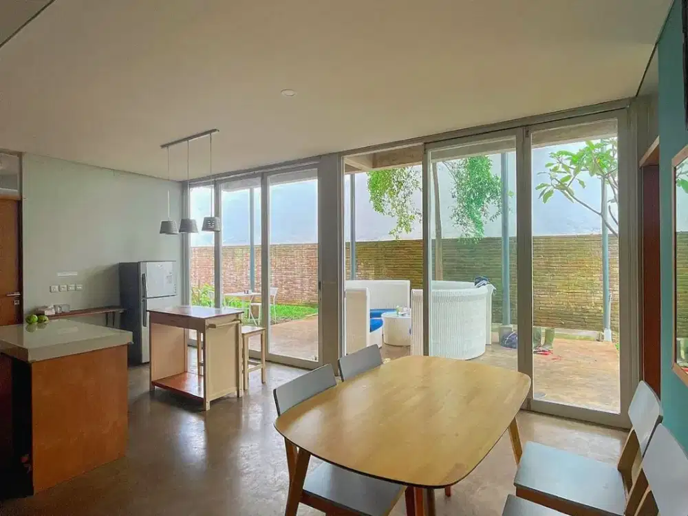 Dijual Hunian Gaya Minimalis Modern Design Unik Full Furnish Lokasi Strategis di Taman Sariwangi, Bandung