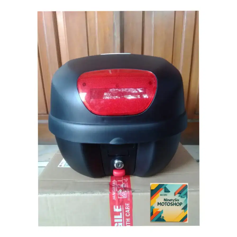Box motor 32 liter sdh ada lampu stoplamp