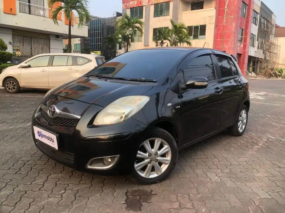 LOW DP Toyota Yaris 1.5 S Limited Bensin-AT 2011 WUN