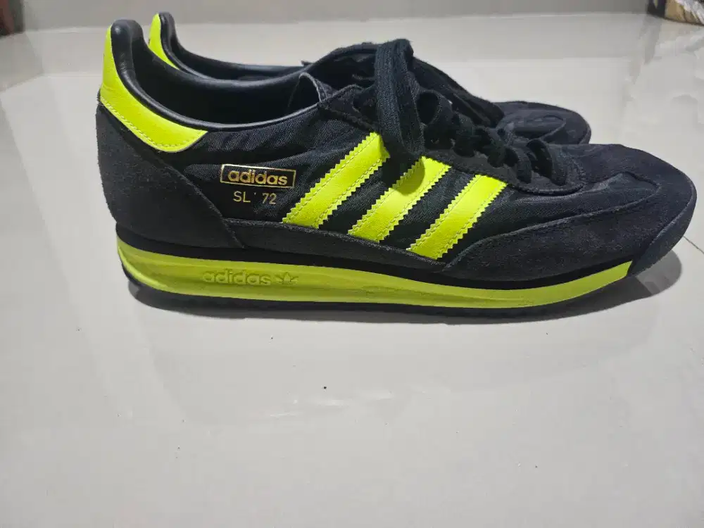 SEPATU ADIDAS SL72