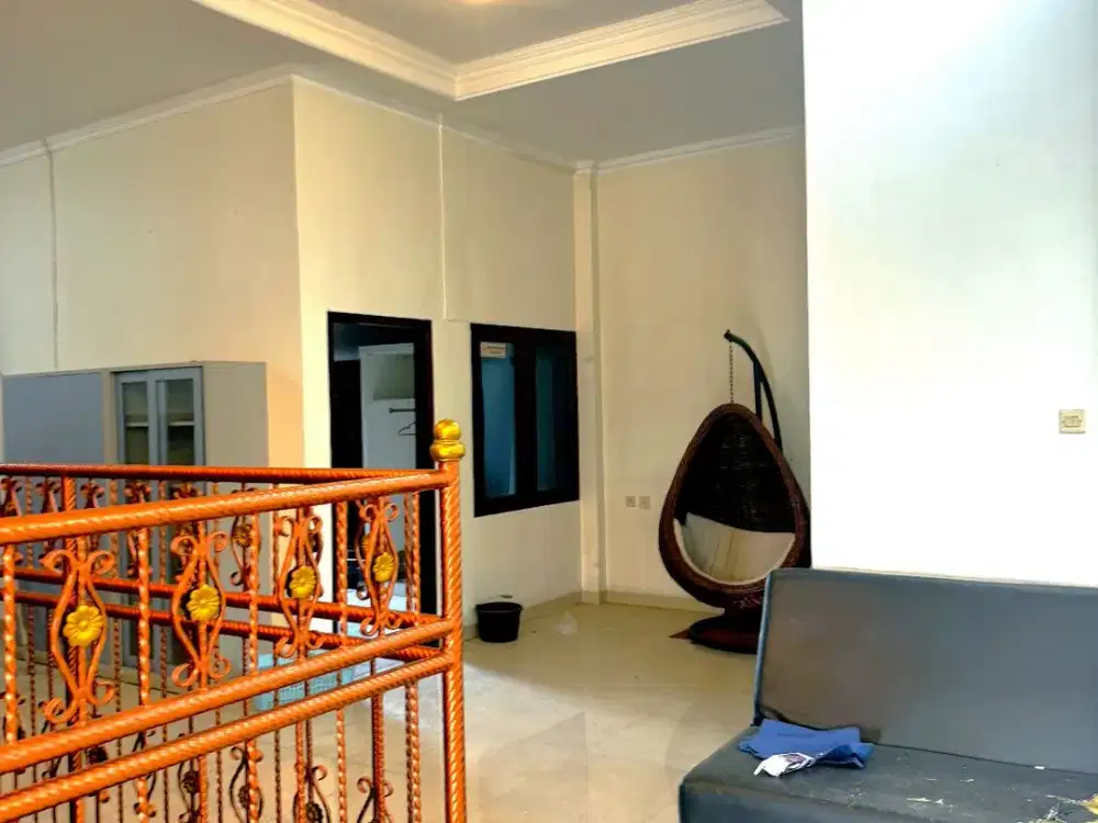 Rumah Taman Mini Hanya 2,8M Turun 1,1M dari 3.95M Terawat 3 Lantai LT/LB 209/330, dari 3,95 > 3,5 > 3,2 > 2,9