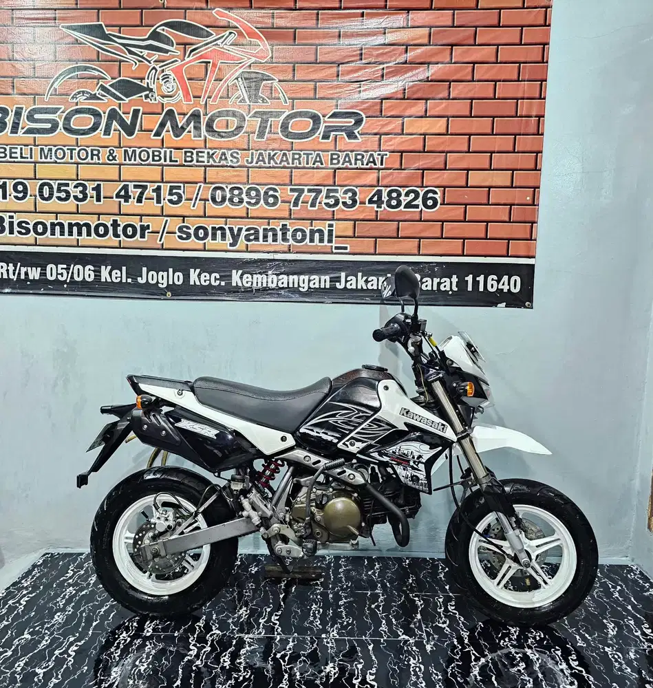MEWAH ANTIK ! KAWASAKI KSR 110 CBU NON KOPLING TAHUN 2011 PUTIH HITAM