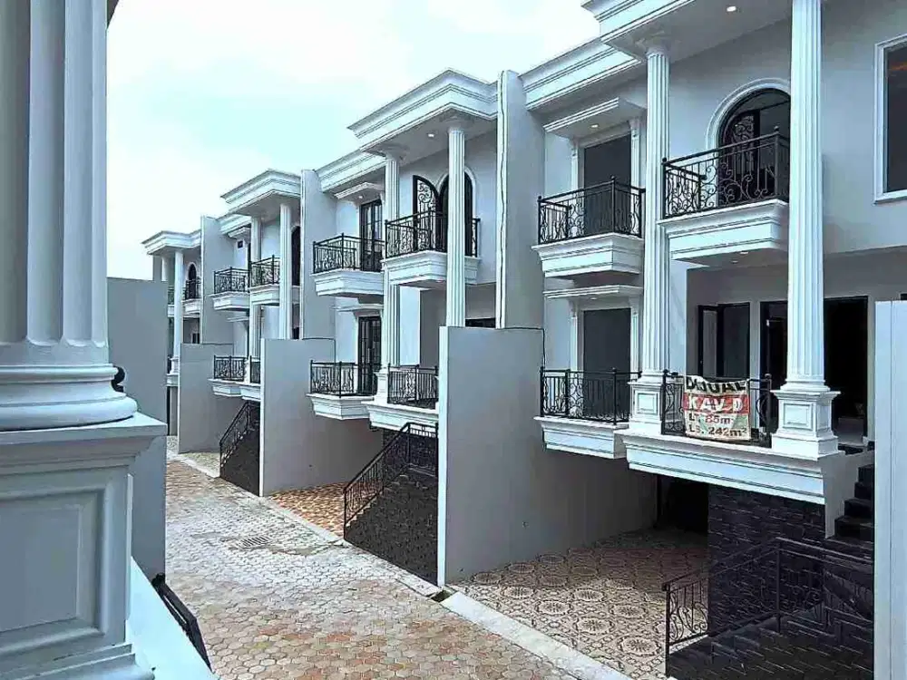Rumah mewah 3 lantai selangkah ke stasiun lenteng agung