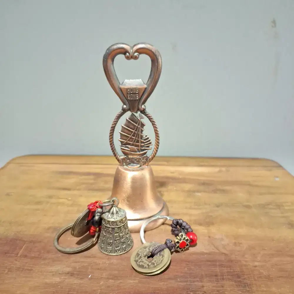 Lonceng Bel Souvenir Hongkong Antik Vintage Jadul + Gantungan Kunci