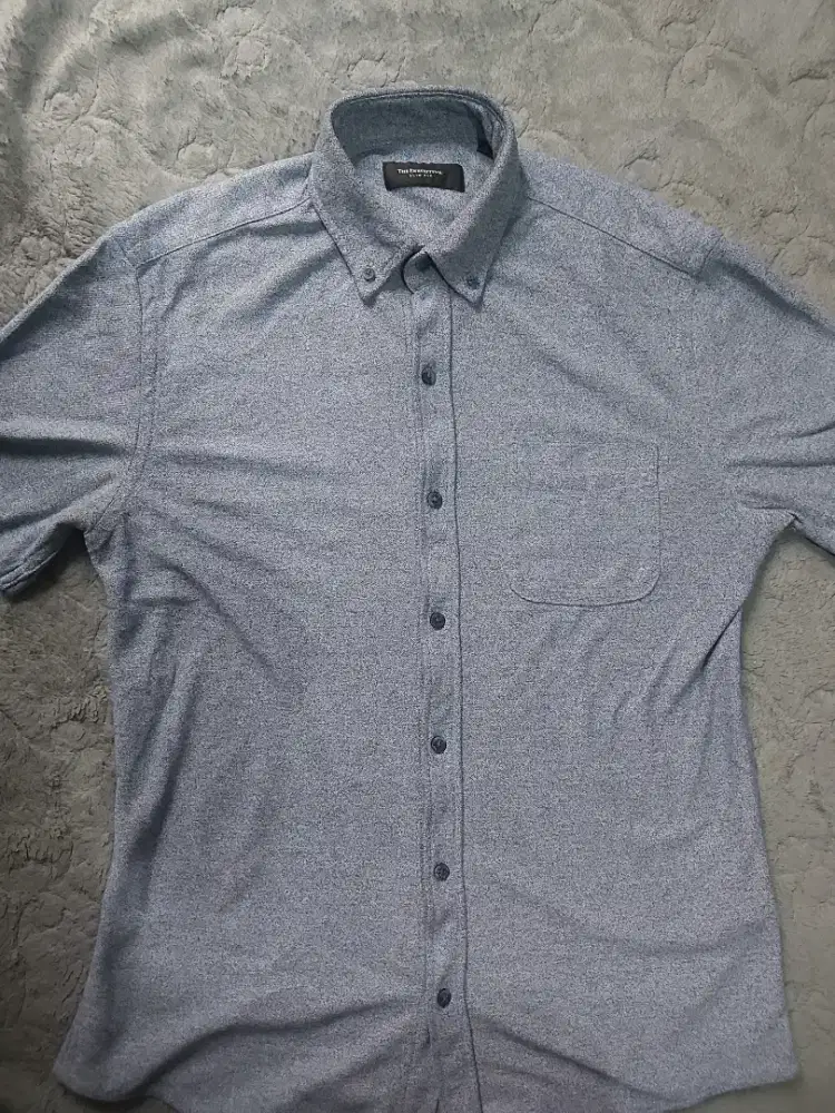 Kemeja The Executive,masih sangat bagus.Size L slim fit