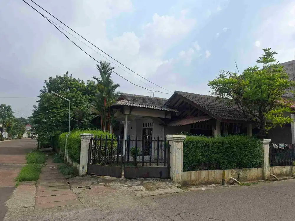 Dijual Cepat Rumah luas di Jatibening Dua Pondok Gede, Bekasi. Butuh Renovasi.