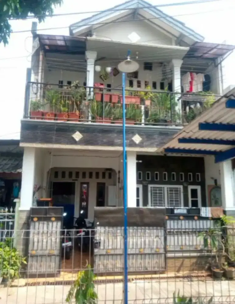 Di jual murah rumah 2 lantai dalam perumahan di abadi jaya sukmajaya