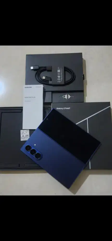 Samsung Z Fold 7 5G 12/512Gb, warna Navy SEIN, Kondisi 99,9% Mulus