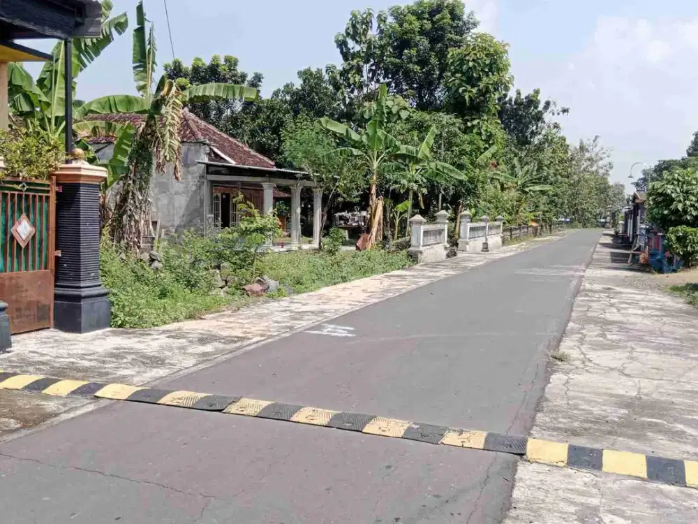 Pekarangan 315m² muka 13m jalan 6m dekat pasar Godok Polokarto :
* harga 310 jt nego