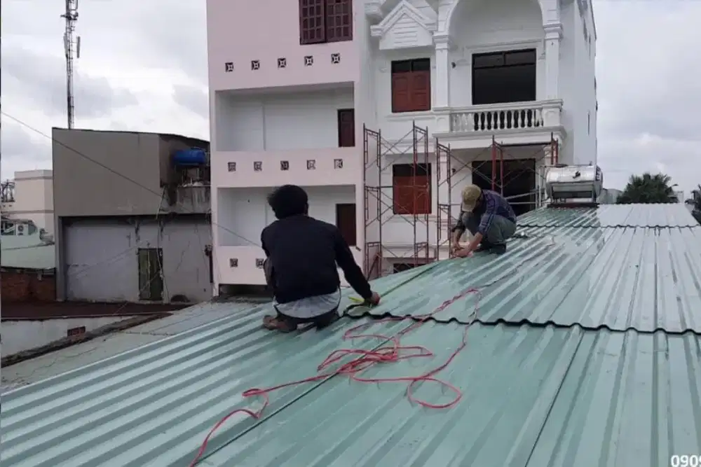 Tukang perbaikan atap bocor renovasi pasang baja ringan plafon PVC