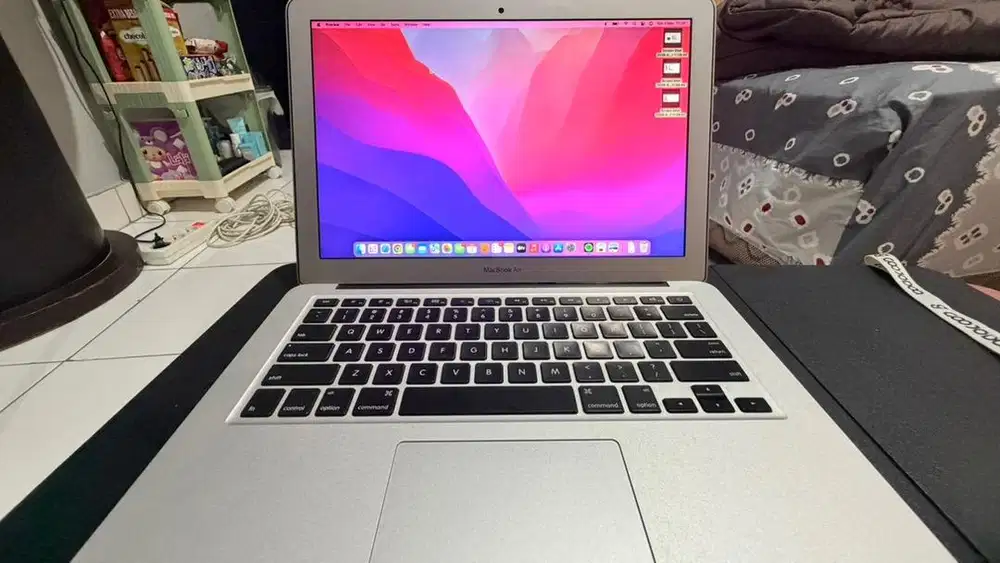 MacBook Air 13* 2017 i5/8GB/128GB  - Mulus Ori
