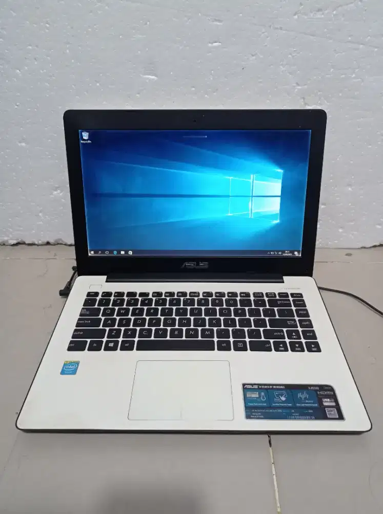 Laptop Asus X453M Celeron N2840 Ram 2 GB HDD 500 GB