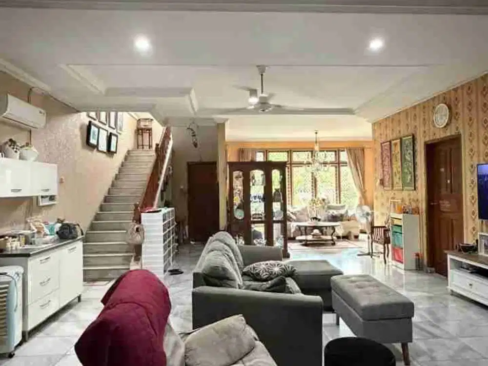 Rumah 2 lantai dengan kamar 5+1 di Bintaro lokasi dekat tol dan mall siap huni 1047