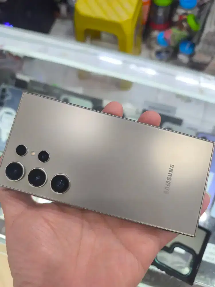 SAMSUNG S24 ULTRA 12 / 256 MULUS