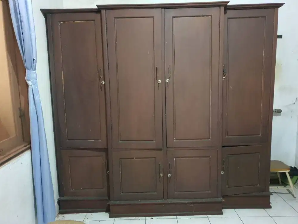 BU C / CEPAT — Lemari Kayu Jati 8 Pintu, Nego tipis