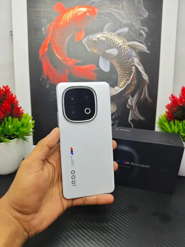 IQOO 13 5G 16/512GB GARANSI RESMI (FULLSET)