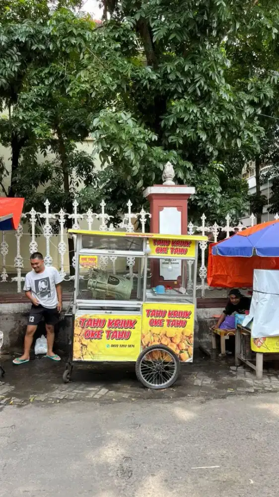 LOWONGAN KERJA – PENJUAL TAHU KRIUK