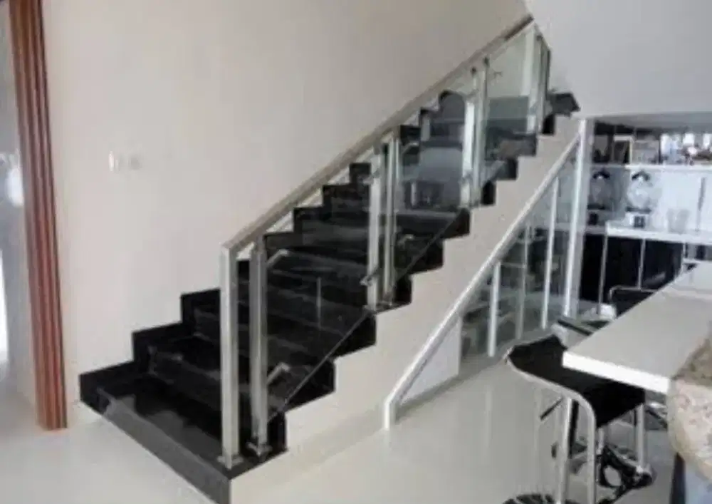 Railing tangga stainless minimalis @94