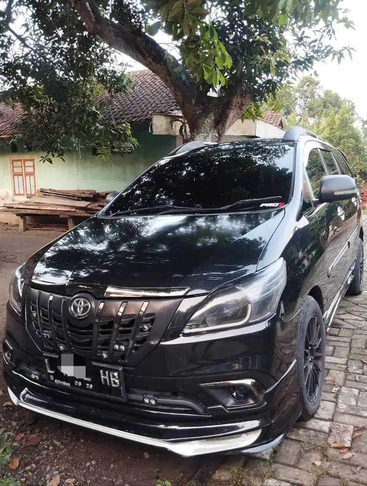 Innova V 2005 AT