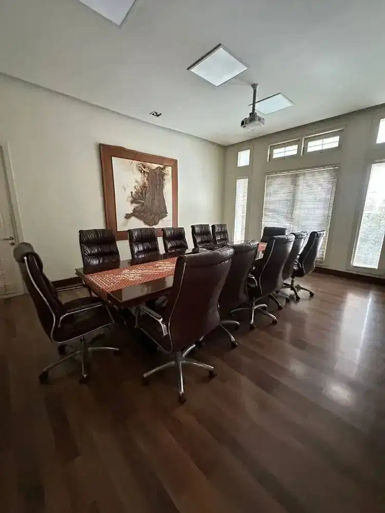 Dijual Komersial Pusat Kota Surabaya di Wr Supratman Lokasi Bagus