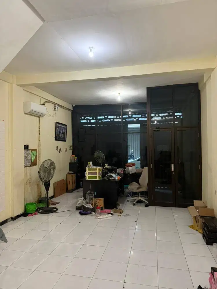 DIJUAL/DISEWAKAN RUKO KLAMPIS JAYA BONUS AC LOKASI STRATEGIS