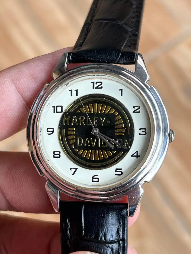 Jam tangan Marley & Davidson