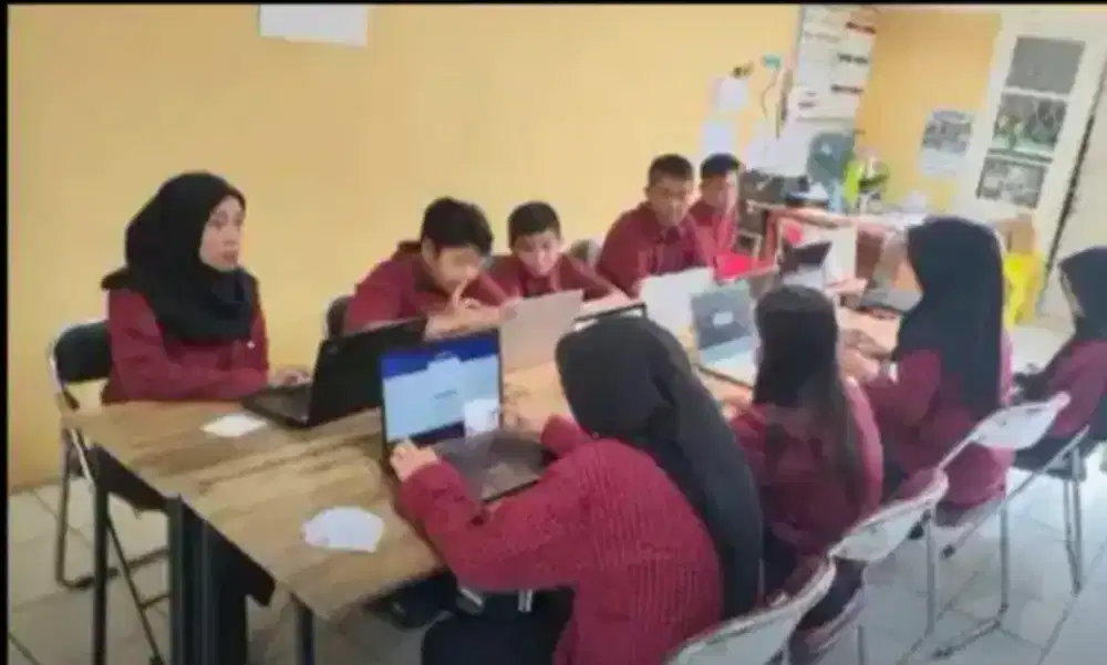 Miliki ijazah SMA gratis, supaya gampang kerja. Ikuti sekolah paket C