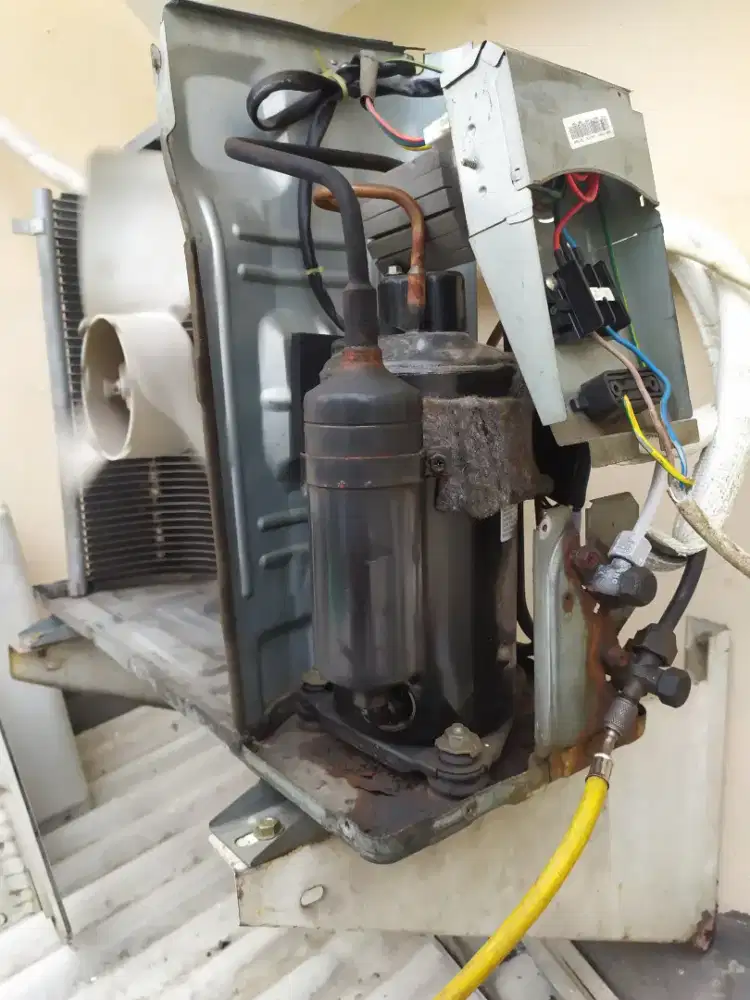 SERVICE AC TIDAK DINGIN