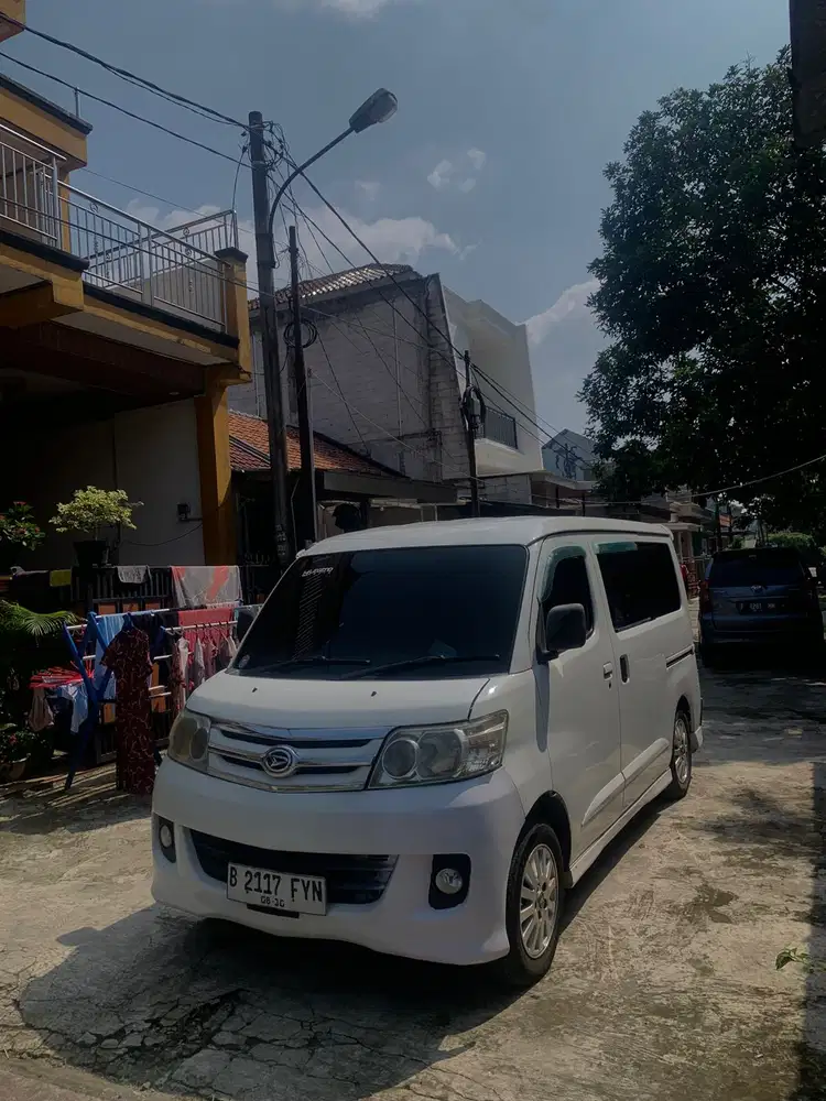 Daihatsu Luxio 2012 Bensin